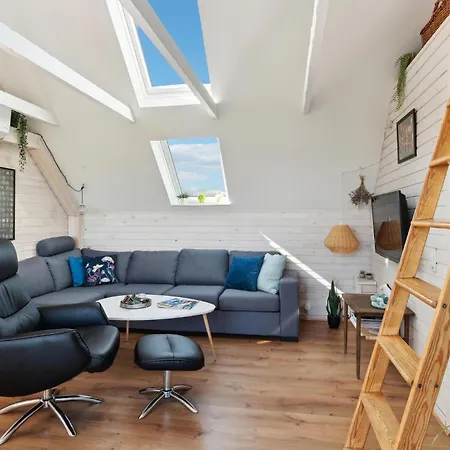 Cozy In With House Sea View Semesterbostad