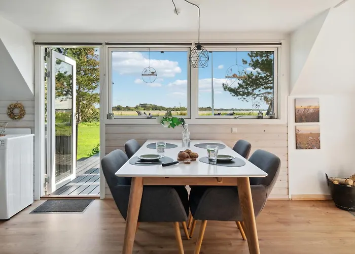 Cozy In With House Sea View